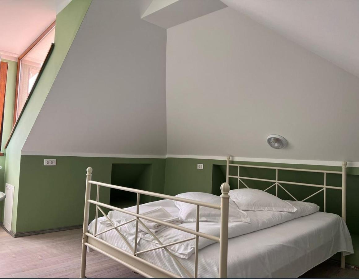 Premont Studios Ghimbav Экстерьер фото