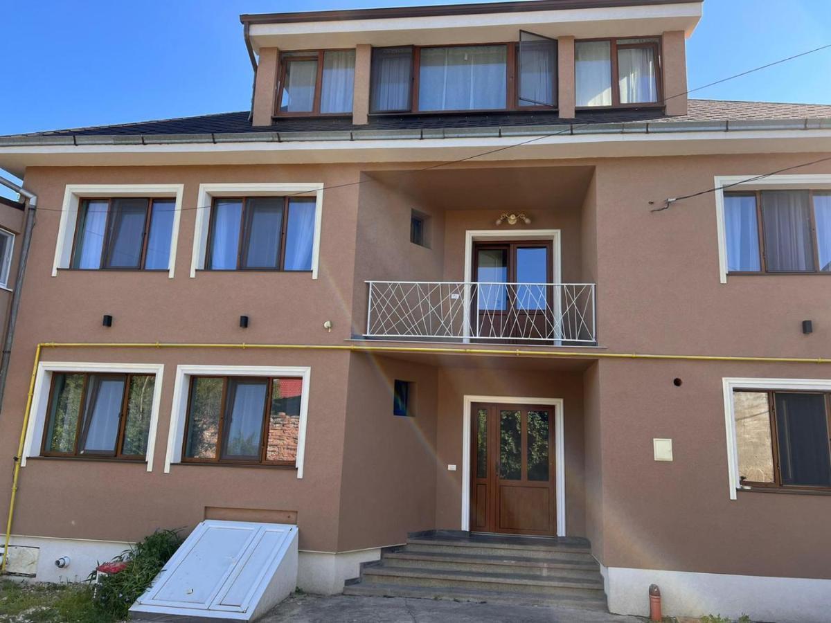 Premont Studios Ghimbav Экстерьер фото