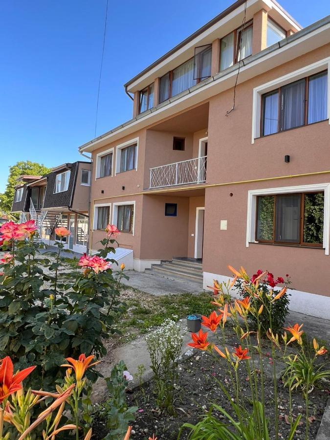 Premont Studios Ghimbav Экстерьер фото